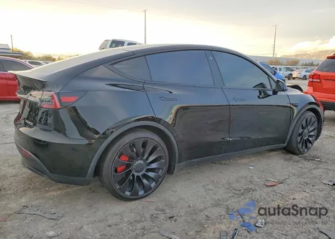 2022 Tesla Model Y z USA, uszkodzony, nr VIN 7SAYGDEF5NF572826